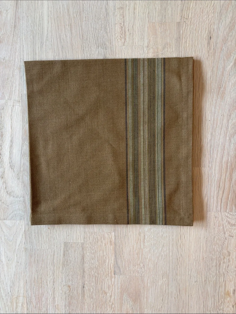 NIP Napkins Crate & Barrel - Set of 6 | Pattern: Kaleidoscope | Khaki